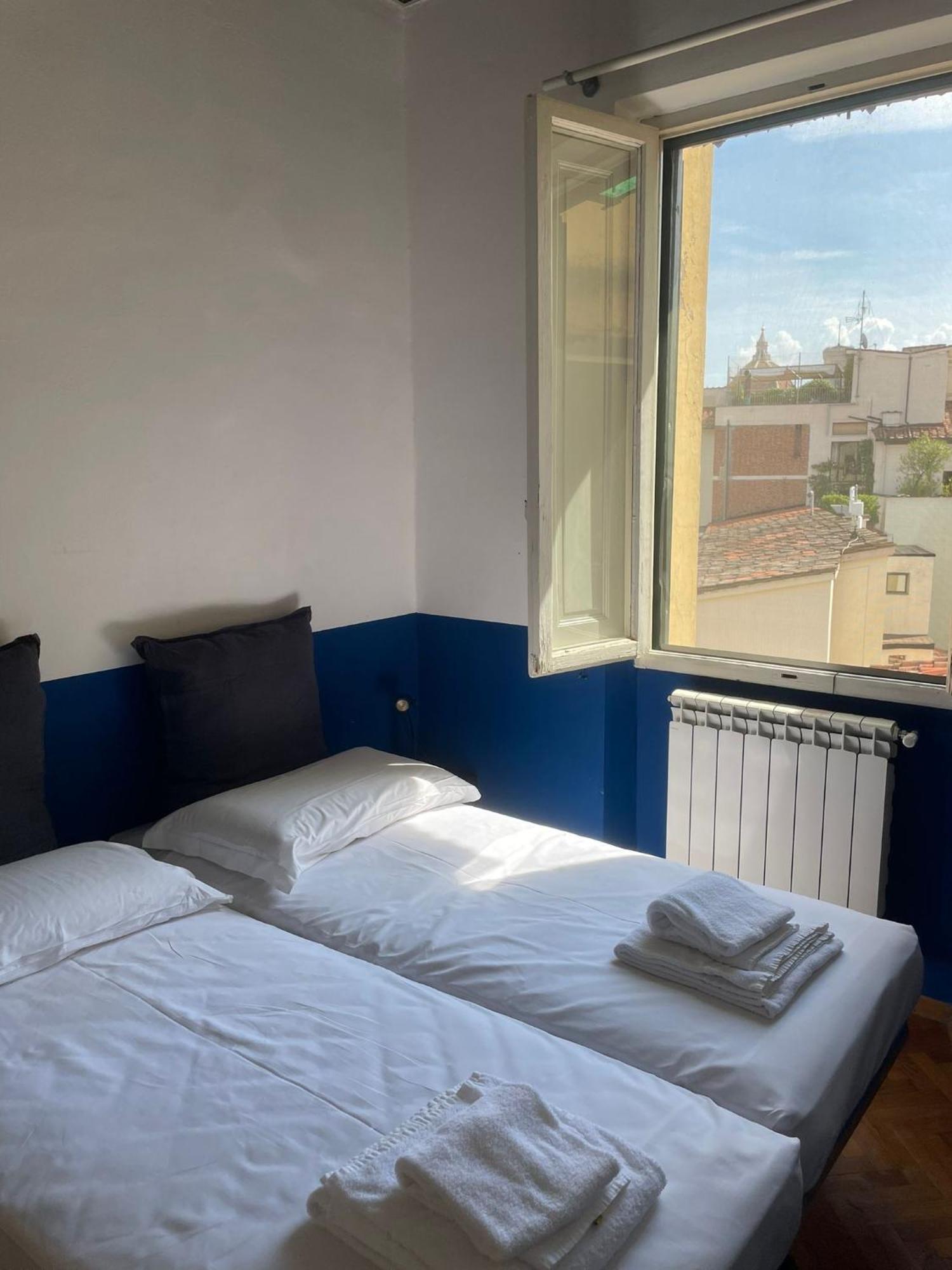 Casa Francis Pensión *